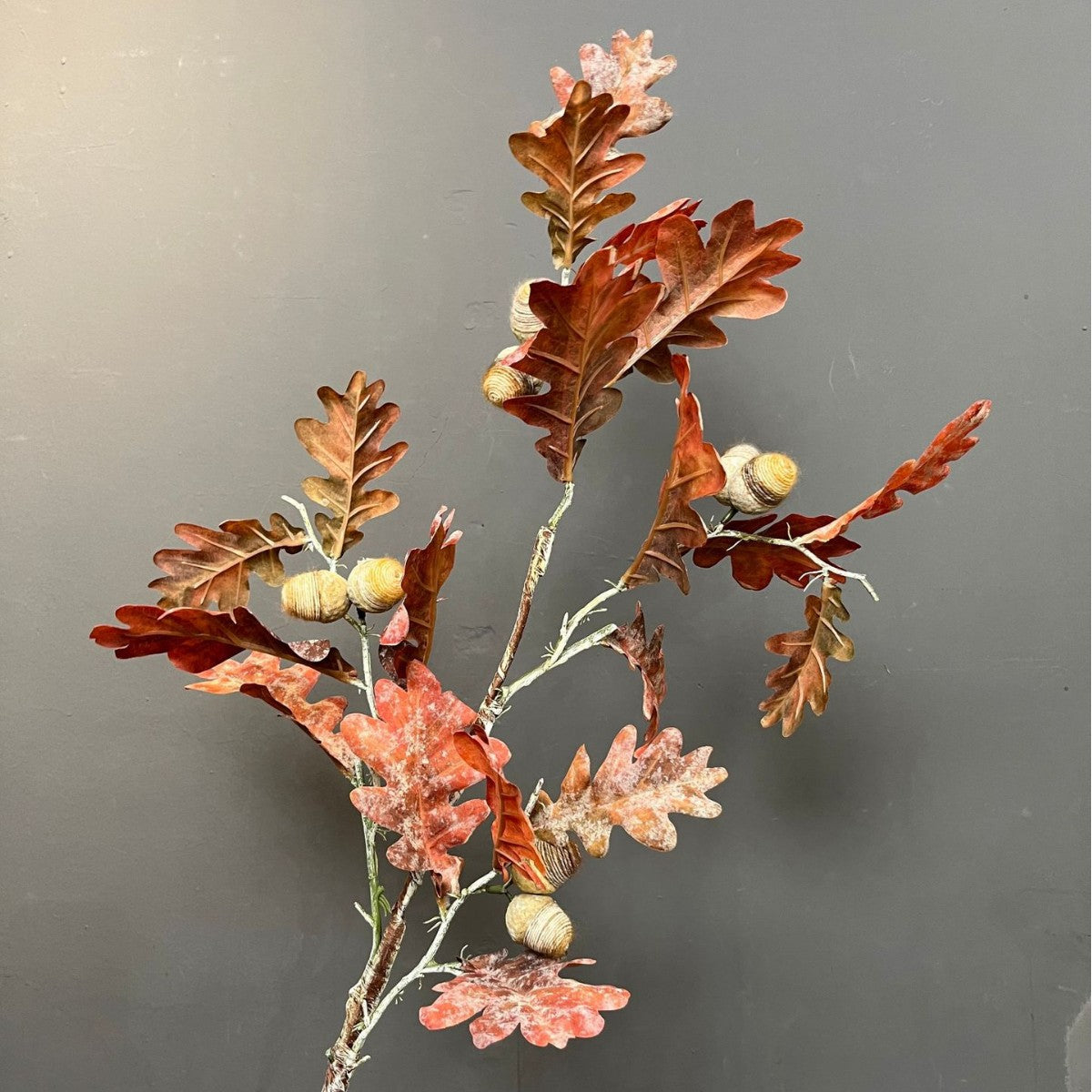 Artificial plants for home bedroom and living room decoration short triangular oak leaves office wedding settings