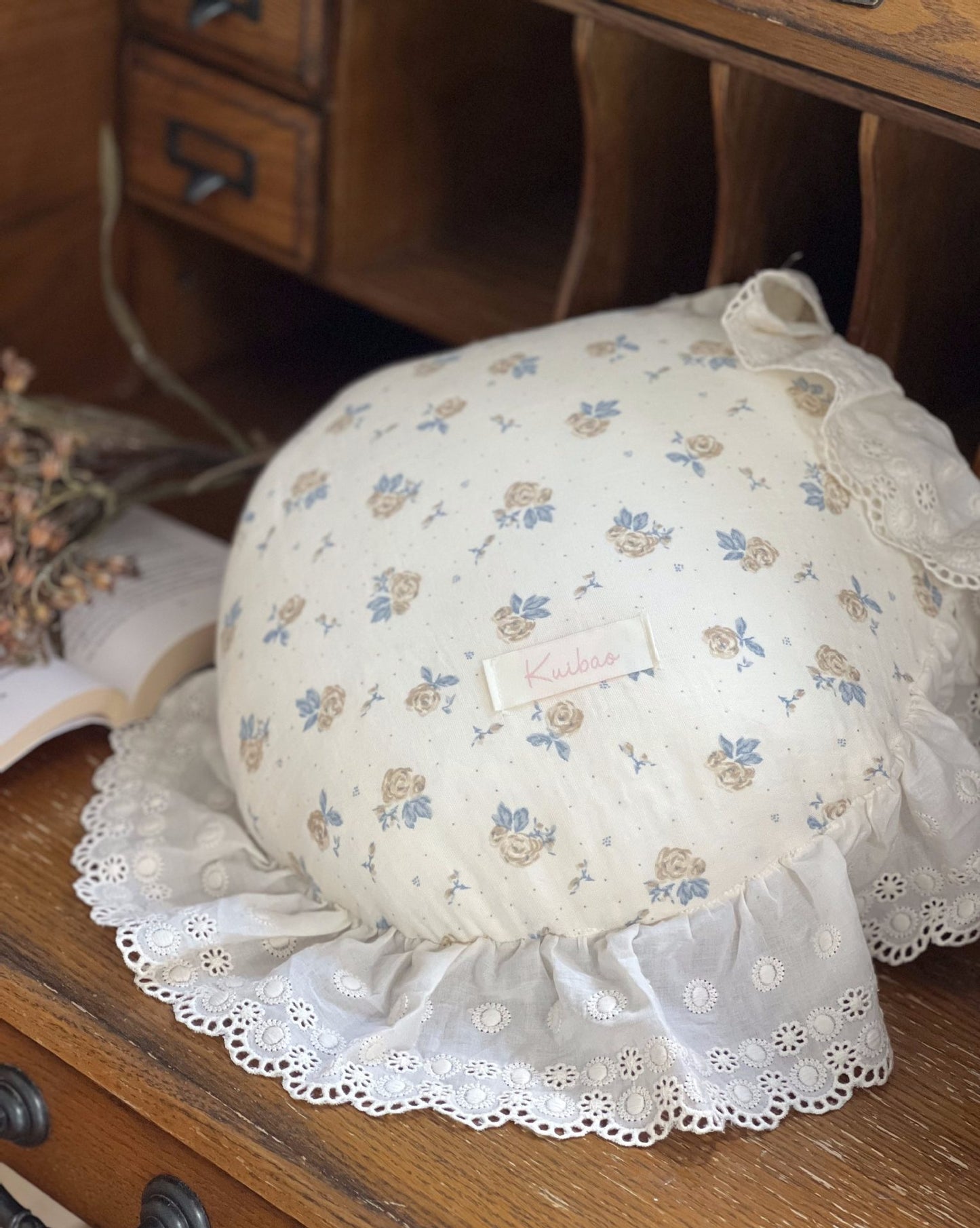 French retro small round throw pillow cotton ruffled edge round cushion sofa bedroom waist photo decorative pillow
