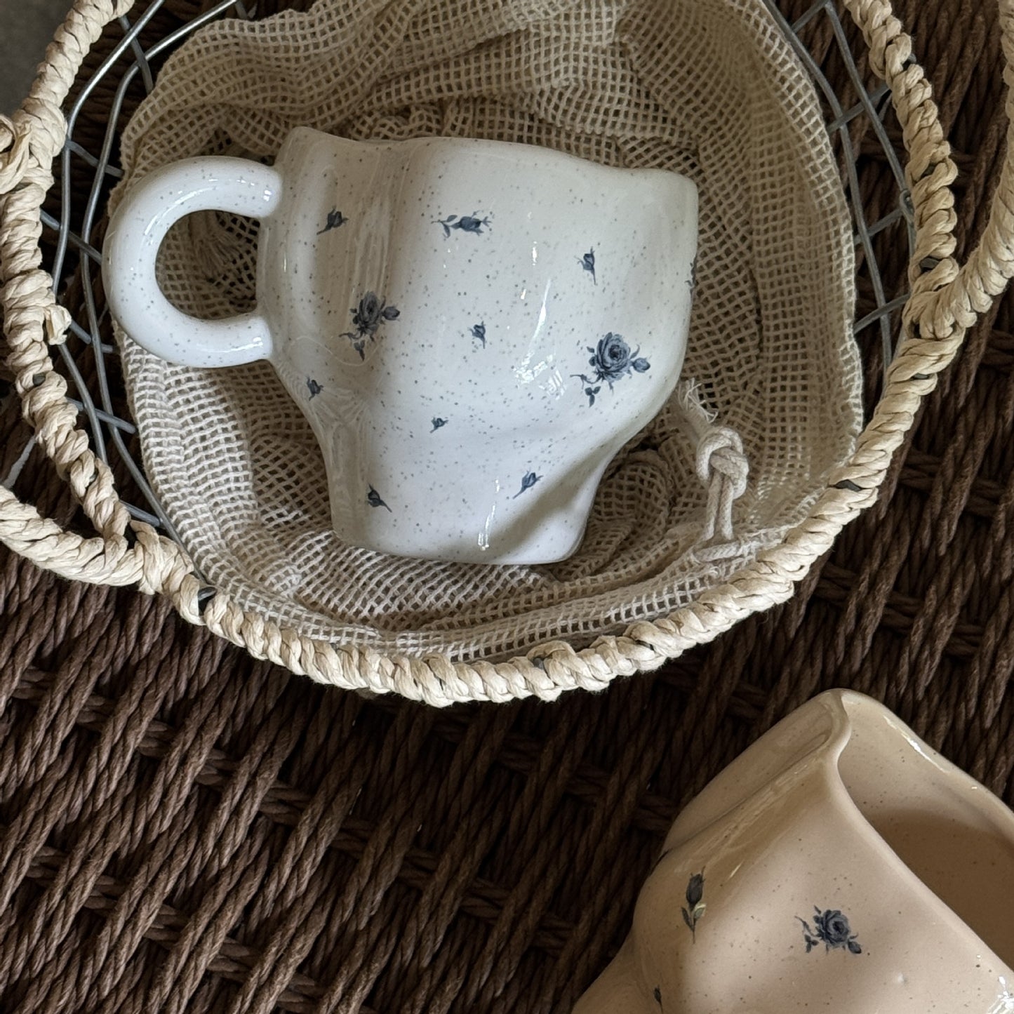 Original design hand-molded blue rose cup ceramic high-quality mug milk coffee cup  souvenir