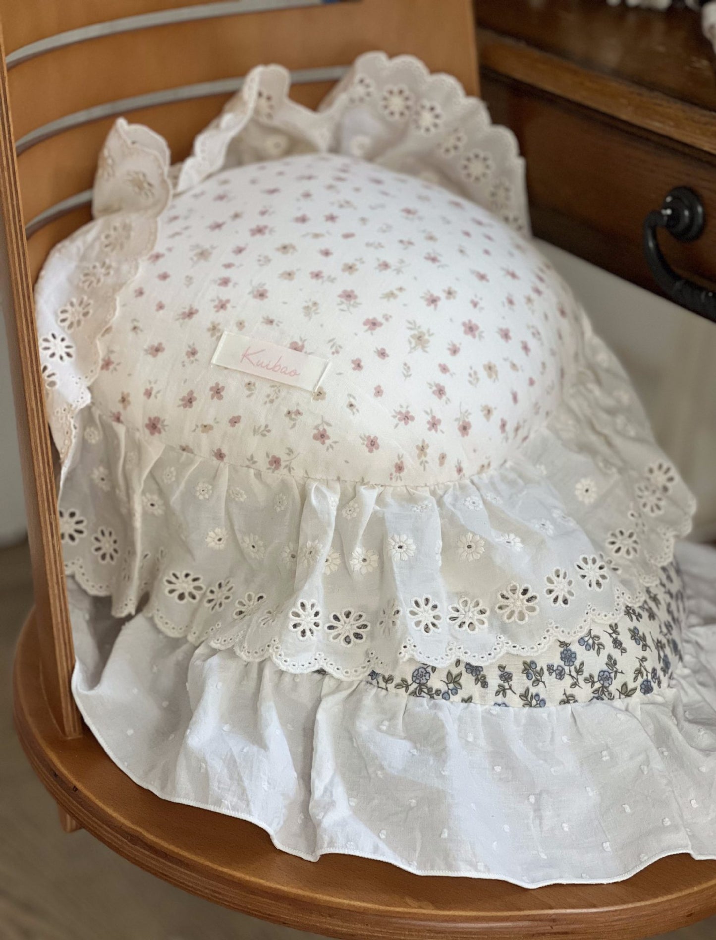 French retro small round throw pillow cotton ruffled edge round cushion sofa bedroom waist photo decorative pillow