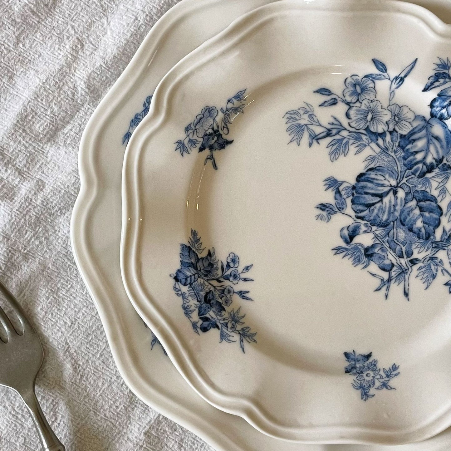 French mid-century modern stlye relief lace rose flower ceramic dessert breakfast dinner plate tray