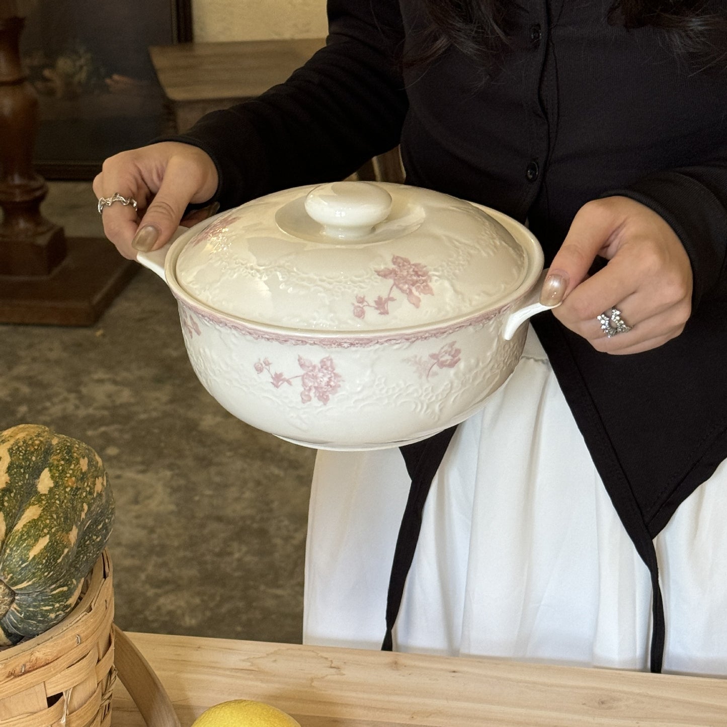 French retro romantic floral double-ear ceramic soup bowl with lid fruit bowl storage bowl household soup pot