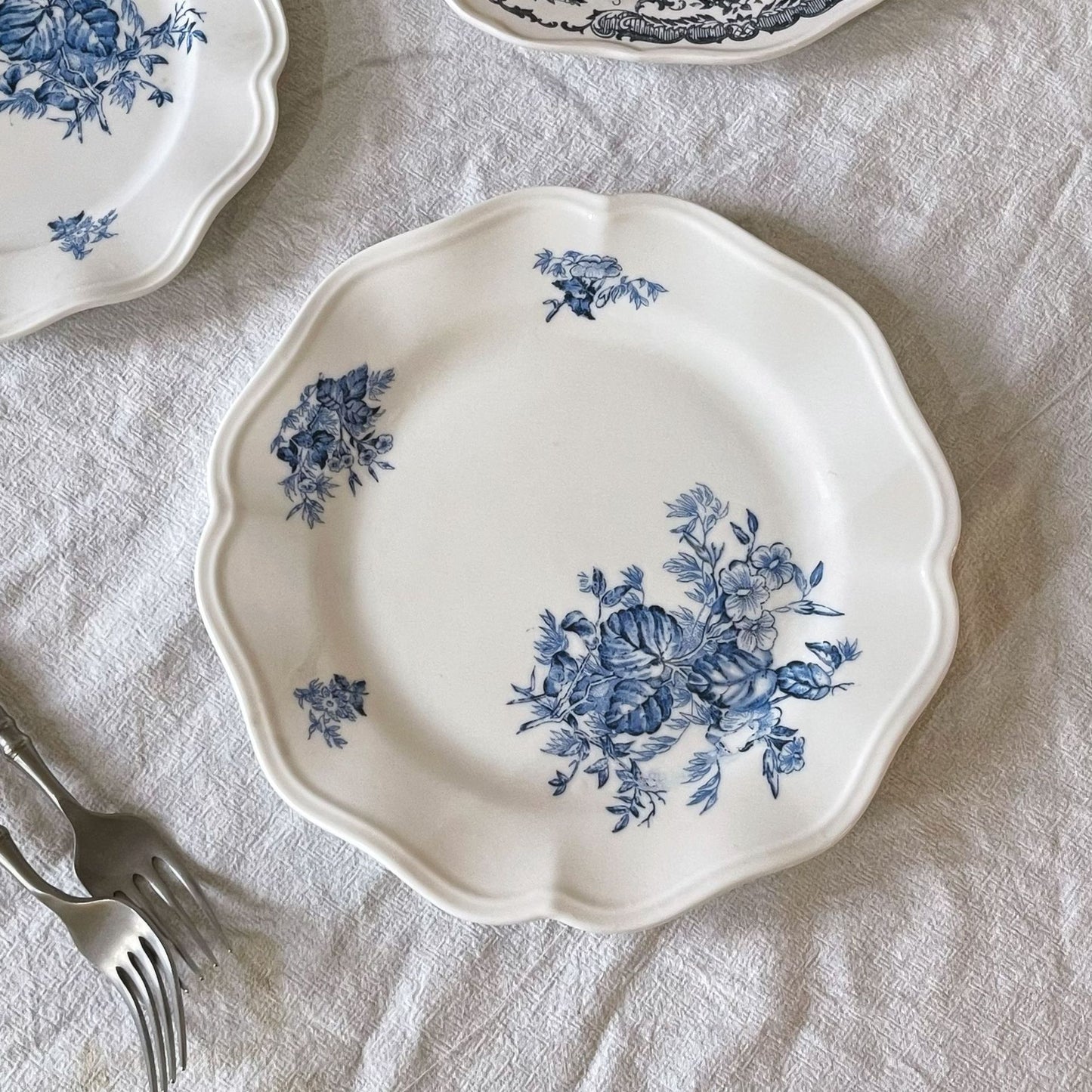 French mid-century modern stlye relief lace rose flower ceramic dessert breakfast dinner plate tray