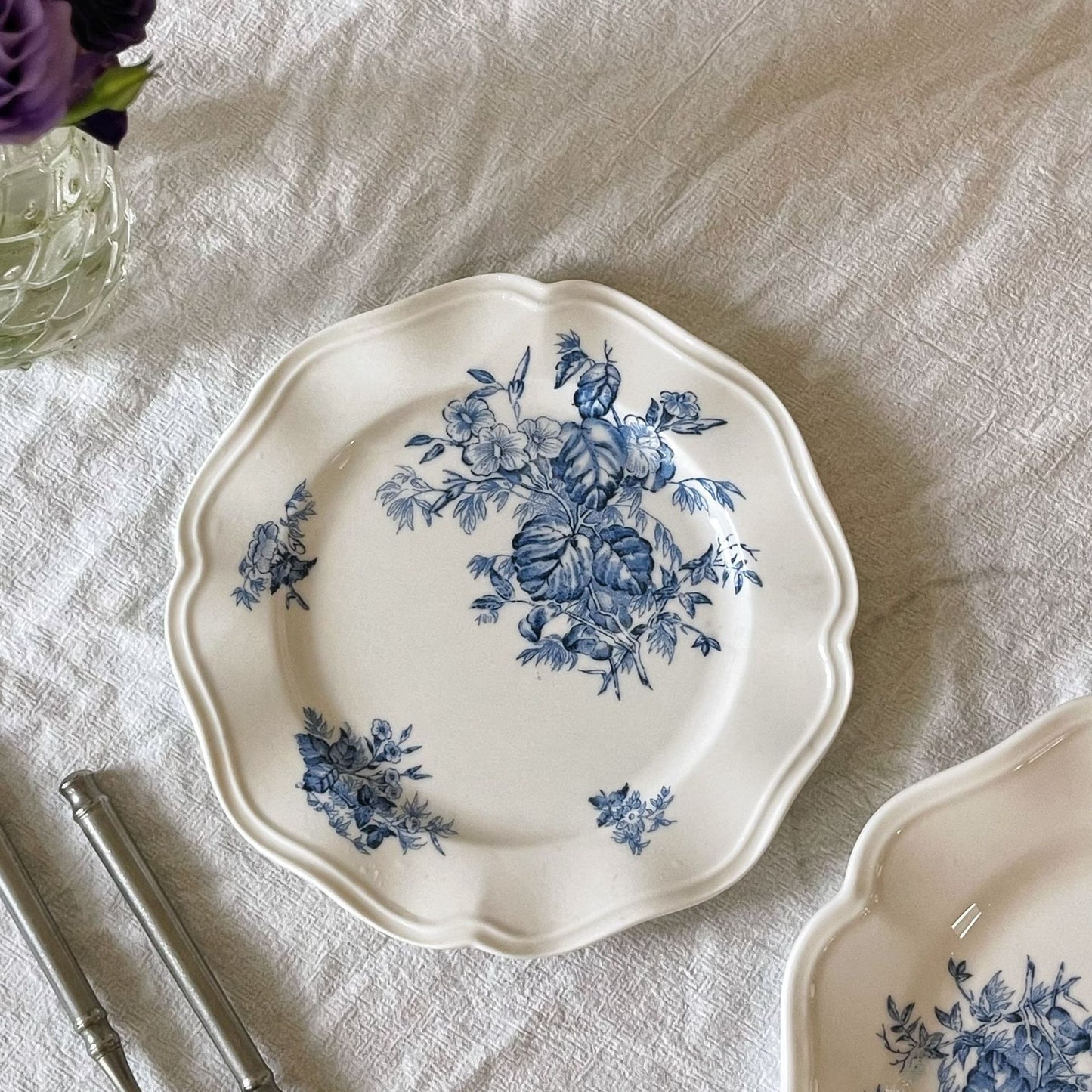 French mid-century modern stlye relief lace rose flower ceramic dessert breakfast dinner plate tray