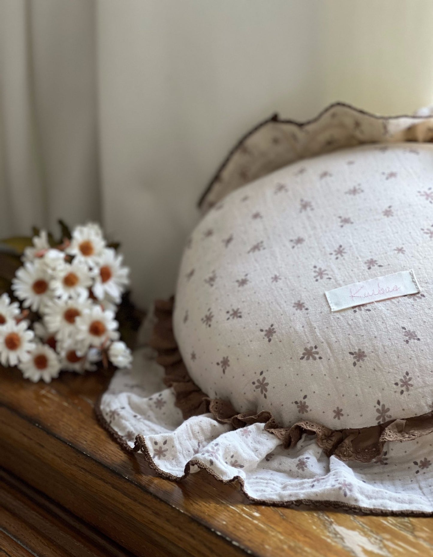 French retro small round throw pillow cotton ruffled edge round cushion sofa bedroom waist photo decorative pillow